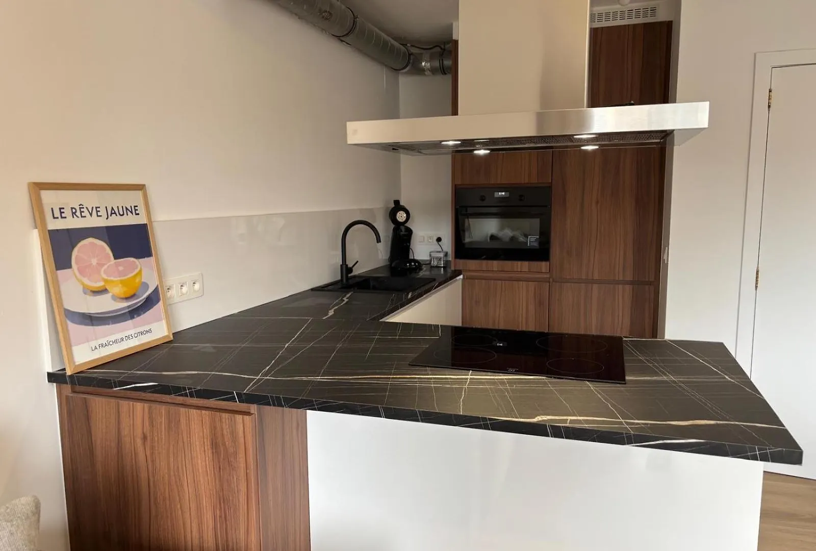 Cozy 1-Bedroom Apartment Near The Beach In Ostend T59 Belgium